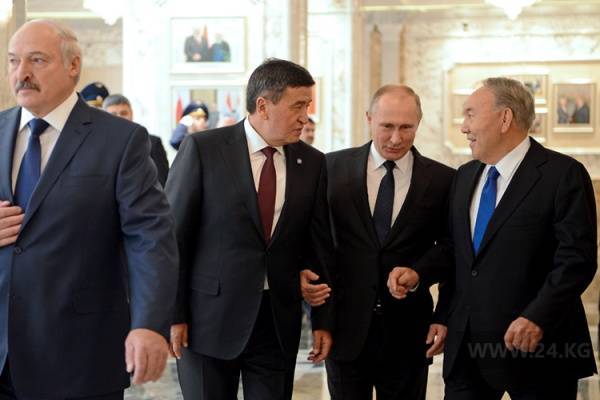 Путина, Лукашенко и Жээнбекова наградят орденом Назарбаева