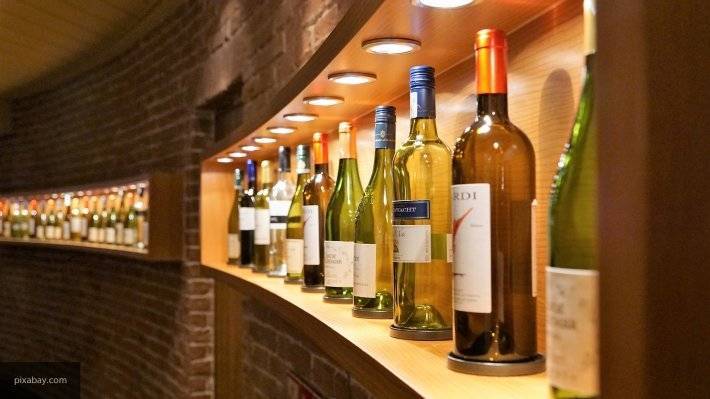 Кабмин РФ запретил госучреждениям производить закупку импортных вин