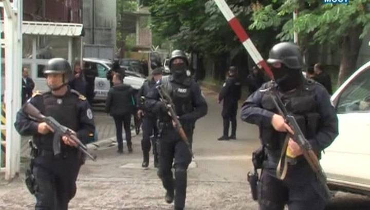 Беспорядки на севере Косова: сербы в ответ на аресты строят баррикады