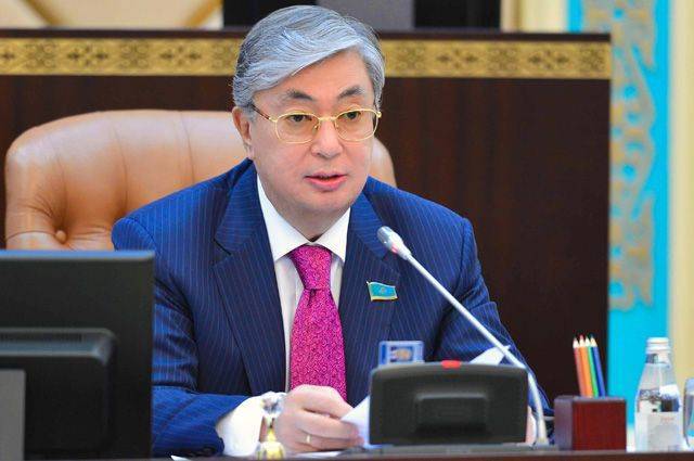 Президент Казахстана наградил Путина орденом имени Назарбаева