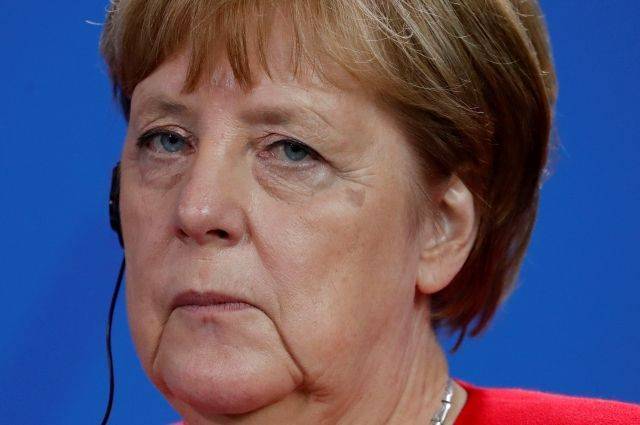 Bloomberg: Меркель разочаровалась в своей преемнице на посту лидера ХДС