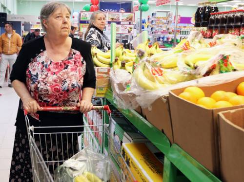 Пенсии и зарплаты растут, а есть нечего: «голодная» экономика России