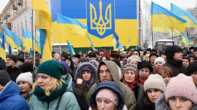Политолог предложил разделить Украину на три части ради ее спасения