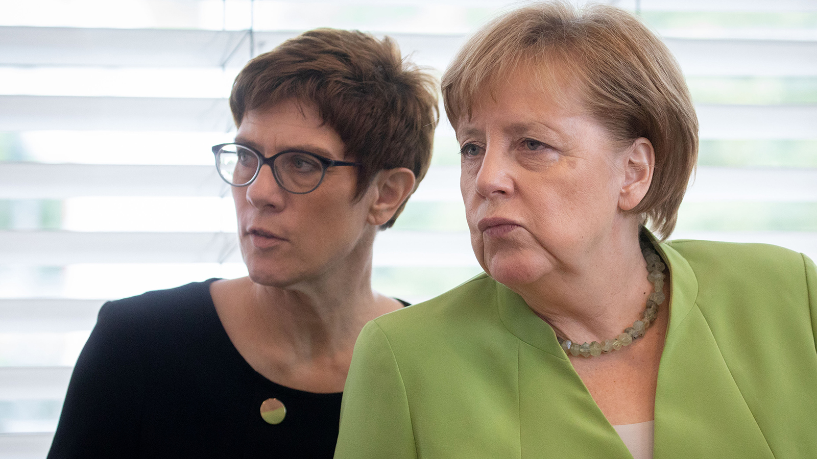 Канцлер Германии Ангела Меркель разочаровалась в своей преемнице на посту лидера ХДС