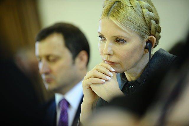 Тимошенко поздравила Саакашвили с возвращением ему гражданства Украины