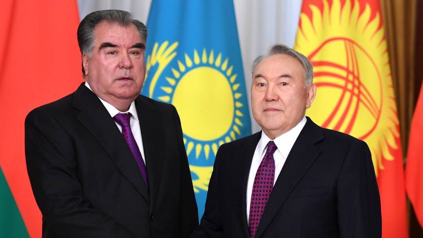 Назарбаев и Рахмон договорились продолжать сотрудничество двух стран