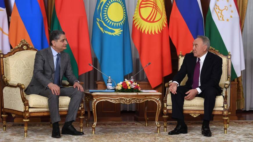 Назарбаев: Важно расширять географию экономических партнеров ЕАЭС