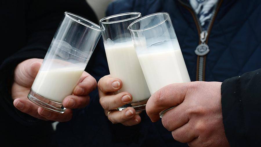 Главный ветврач РФ предупредил об опасности молока