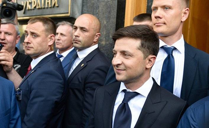 Україна молода (Украина): эти мужчины в темно-синих костюмах бессовестно хакнули страну