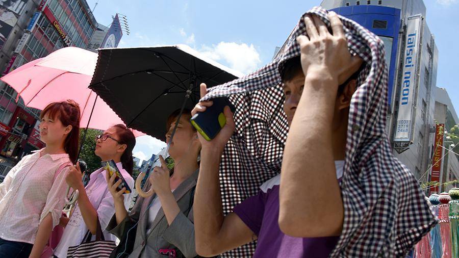 В Японии из-за сильной жары погибли четыре человека