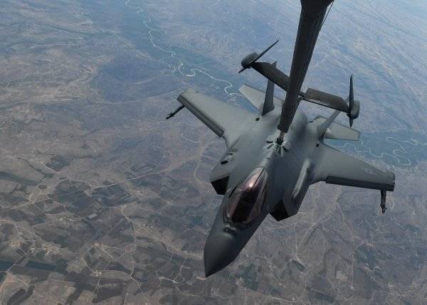 СМИ сообщили, что США могут остановить обучение турецких пилотов на F-35