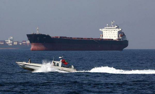 Болтон: Иран «почти наверняка» применил морские мины против нефтетанкеров