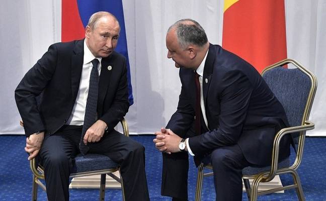 В Нур-Султане прошла встреча президентов России и Молдавии
