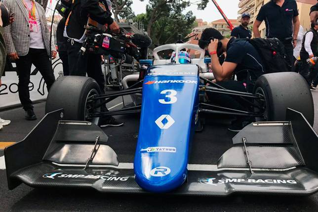 Формула Renault: Смоляр выиграл гонку в Монако