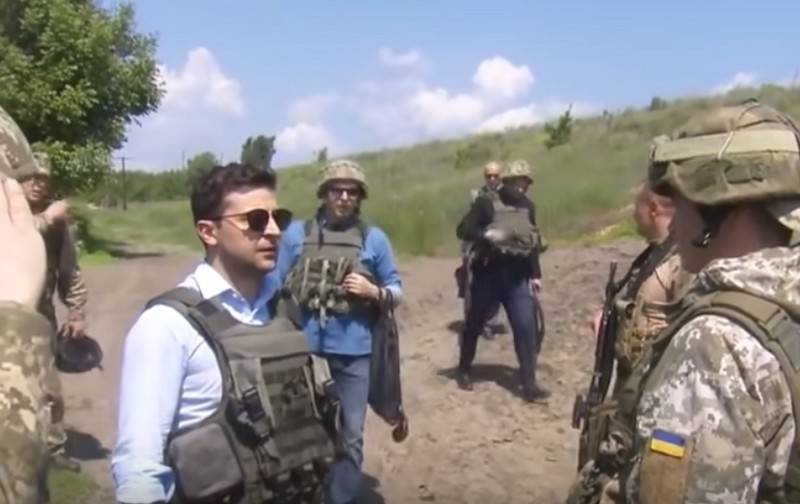 На Украине раскритиковали Зеленского и Хомчака за поездку на Донбасс