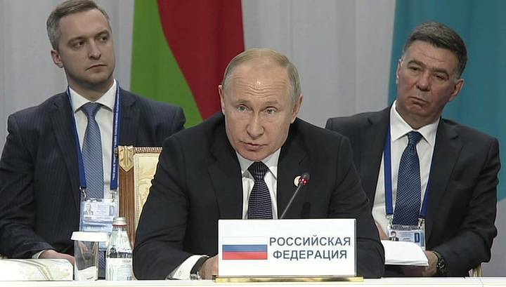 Путин: пенсионерам надо засчитывать стаж работы на территории всех стран ЕАЭС