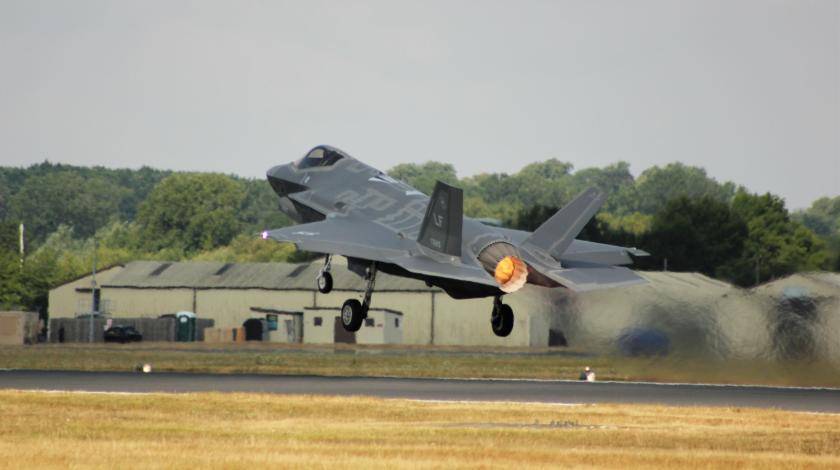 США перебросили в Европу F-35 для запугивания России