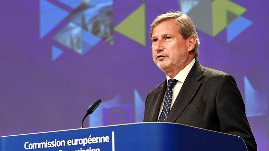 Еврокомиссар назвал условие для продолжения диалога о вступлении Косово в ЕС