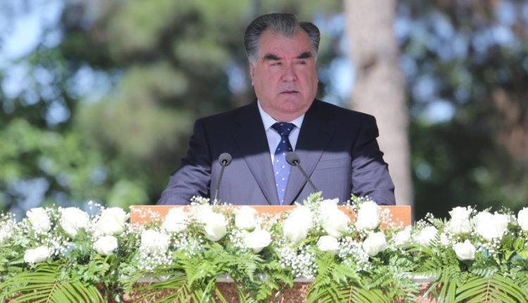 Рахмон: Пограничники Таджикистана охраняют границы СНГ уже четверть века