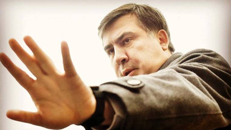 Возвращающийся на&nbsp;Украину Саакашвили отказался от&nbsp;«съедобного» галстука
