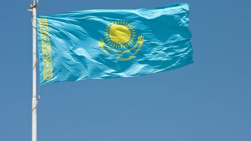 Кафтан и плетка: кандидат в президенты Казахстана поразил зрителей на дебатах