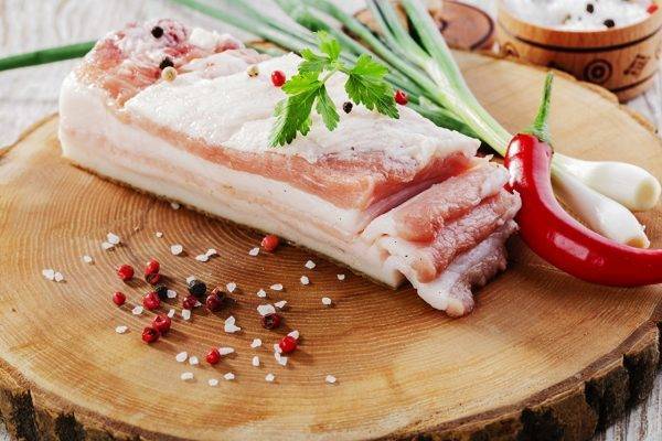Свиное сало выросло в цене на 70% на Украине за два года