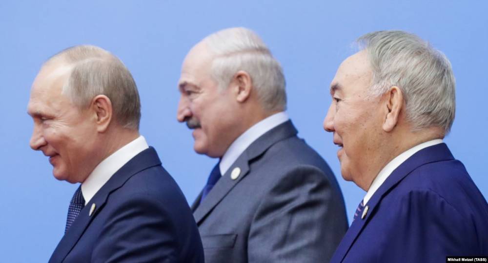 Назарбаев возглавил ЕАЭС на созданной для него должности