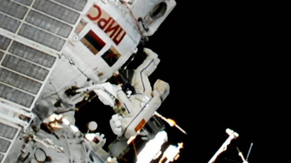 Видео выхода российских космонавтов в открытый космос