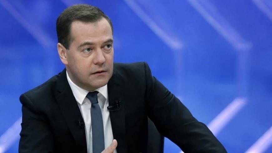 Медведев прибыл в Узбекистан, где обсудит с Мирзиеевым совместные проекты