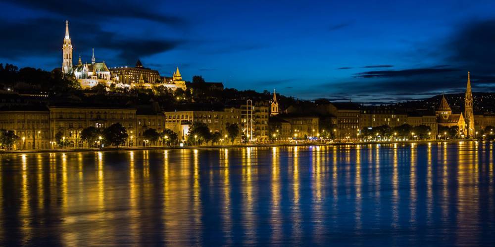 Трагедия в Венгрии: на Дунае перевернулась лодка с туристами