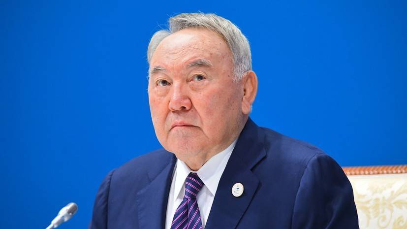 Назарбаеву присвоили статус «Почётного сенатора»