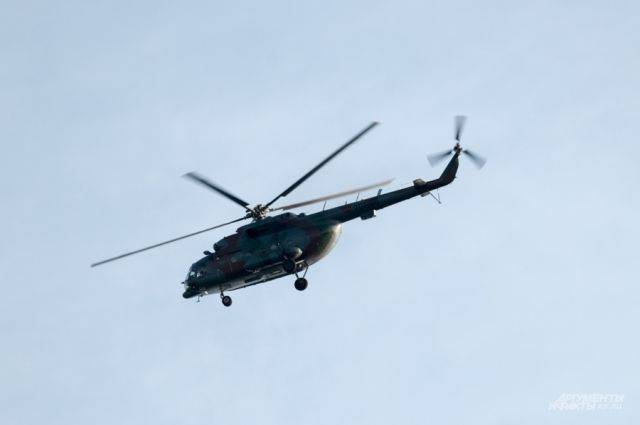 Военный вертолет, разбившийся на Украине, загорелся после падения