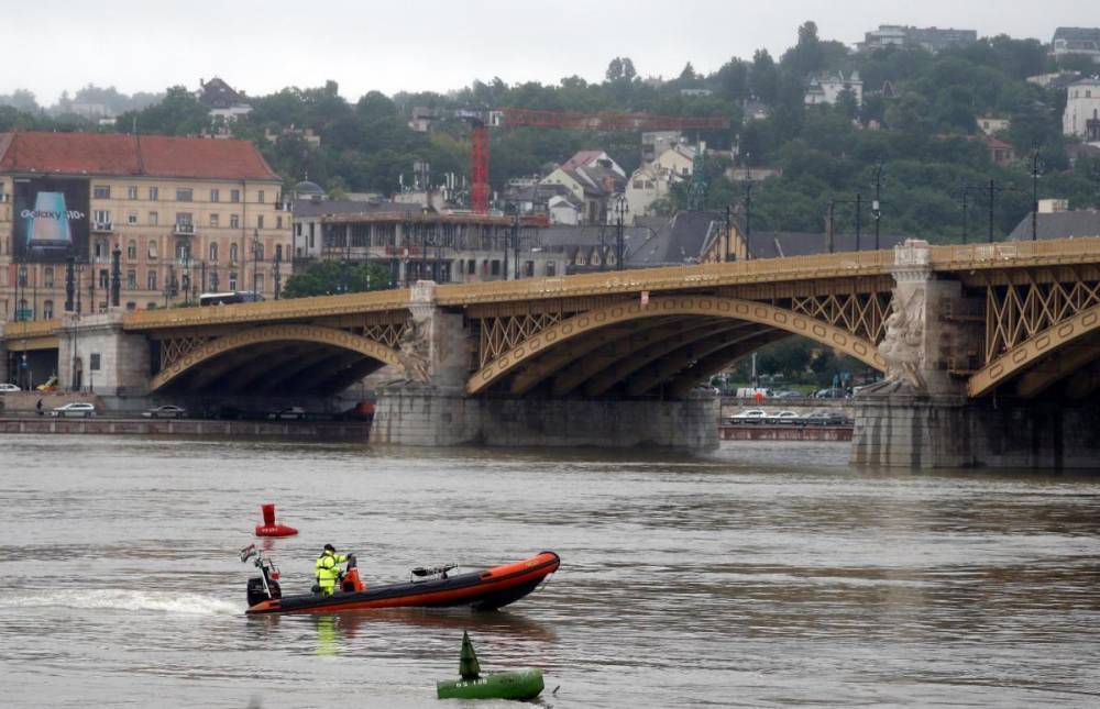 В центре Будапешта опрокинулся прогулочный катер. 8 человек погибли, 19 пропали без вести