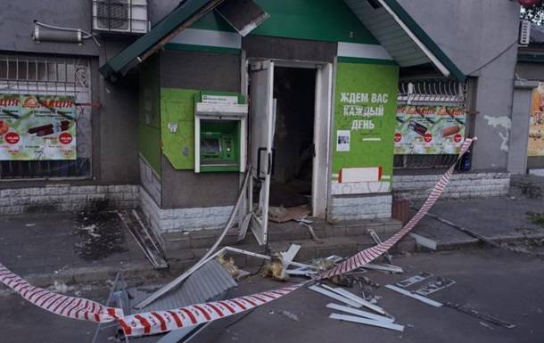 Под Днепропетровском неизвестные взорвали и ограбили очередной банкомат