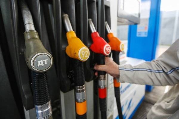 Цены на бензин выросли на 0,2% за неделю
