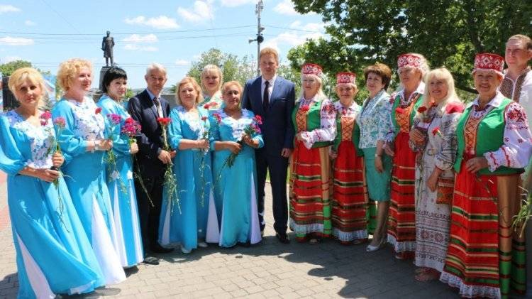 Яровая предложила в День России всем выйти на улицу в национальных костюмах