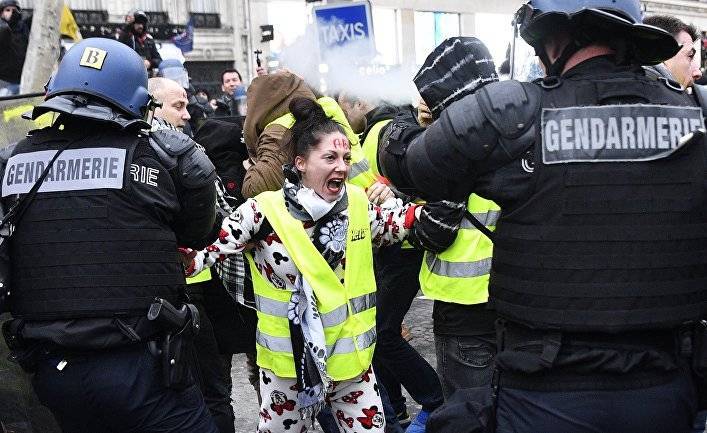 Politico (США): «желтые жилеты», ослепленные французской полицией
