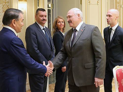 Лукашенко заявил о демократии в Белоруссии: жестче требуем, чем в России