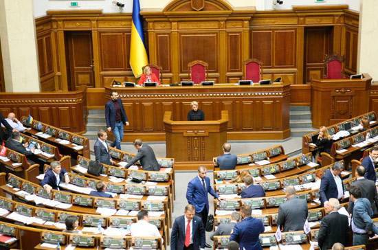 Депутат Госсовета Крыма рассказал о политическом кризисе на Украине