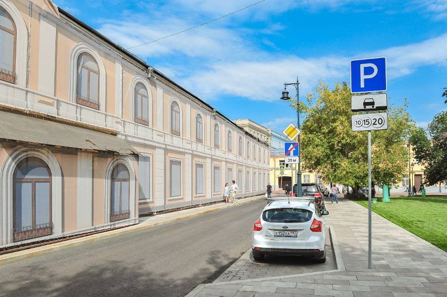 Более 100 парковочных мест появится в Москве после изменения схемы движения
