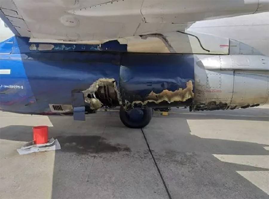 Самолет венесуэльской авиакомпании экстренно сел после взрыва в двигателе