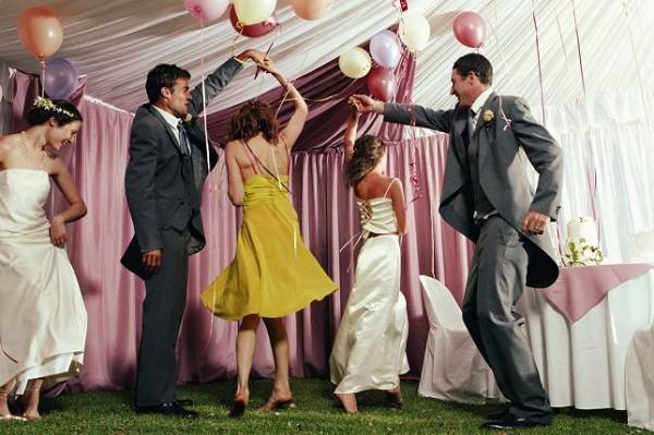 Быть гостем на свадьбе - довольно недешевое удовольствие