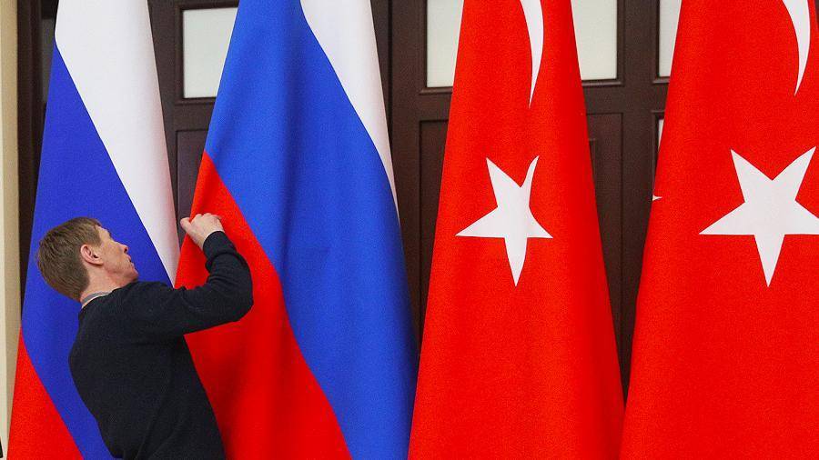 Главы генштабов России и Турции обсудили меры по прекращению огня в Идлибе