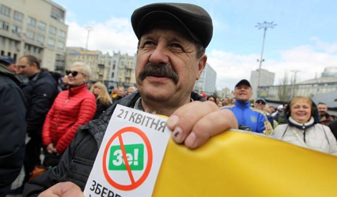 "Нужны бойцы": Загнанный в угол Порошенко готовится к свержению Зеленского