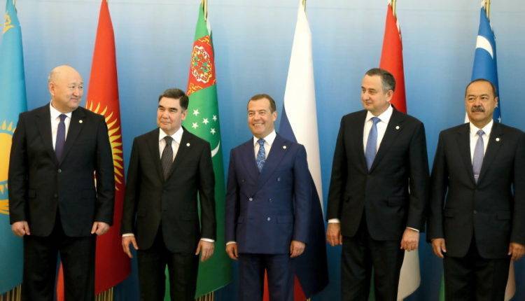 Бердымухамедов пригласил страны СНГ на I Каспийский экономический форум