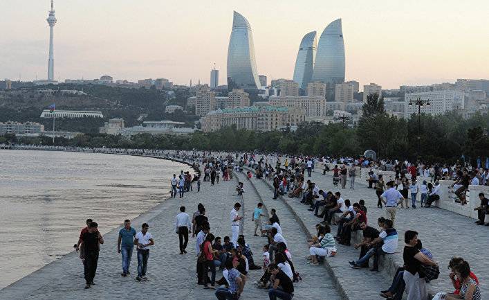 Азербайджан: женщин в хиджабах становится больше, но они жалуются, что не могут найти работу (Eurasianet, США)