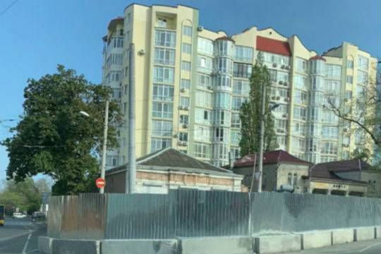 Одесский застройщик попытался присвоить тротуар и часть дороги