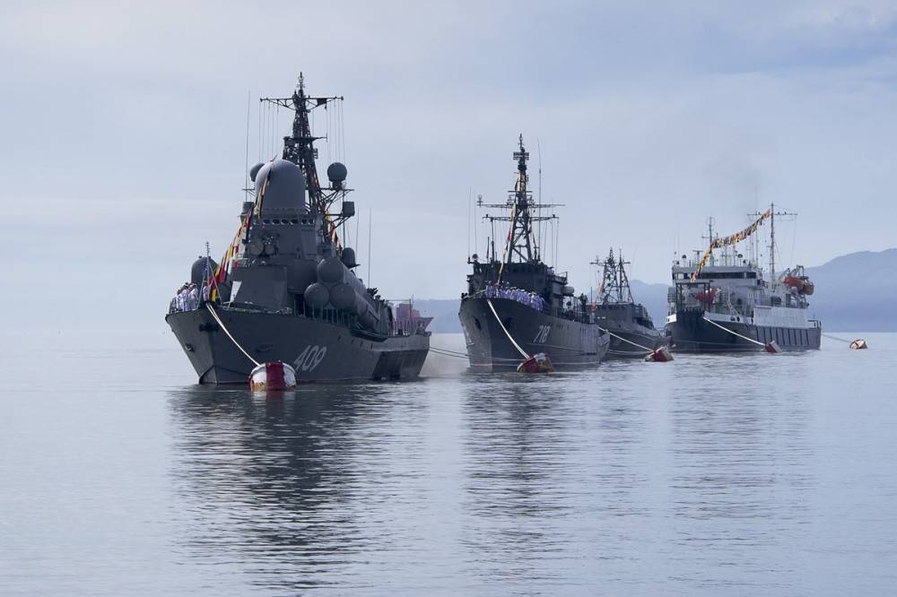 Путин сменил главкома ВМФ и командующих Черноморским и Северным флотами