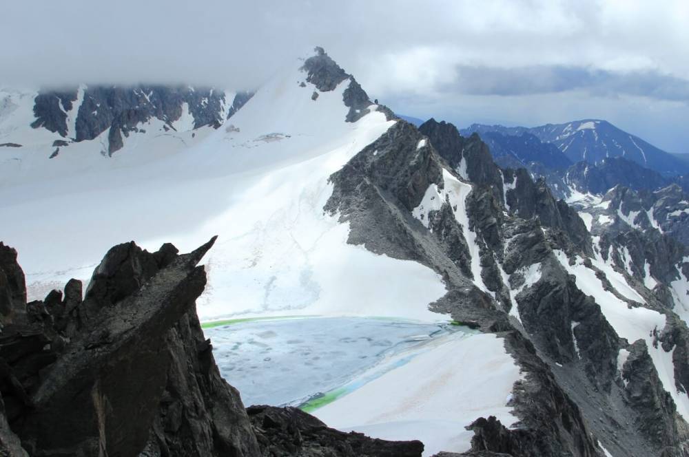 Семь туристов погибли при сходе лавины на Алтае