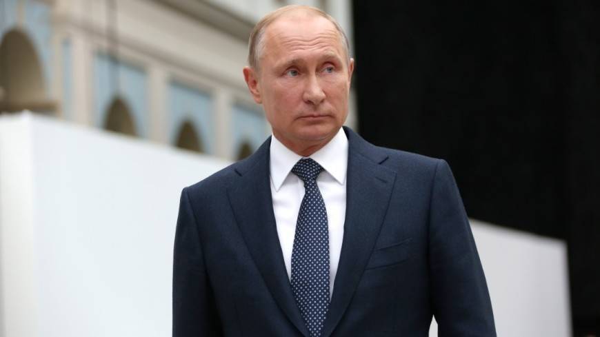 Путин на заседании по нацпроектам почтил память погибших в Шереметьеве